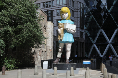 (i)-Damien-Hirst,-Charity.-Sculpture-in-the-City-2015