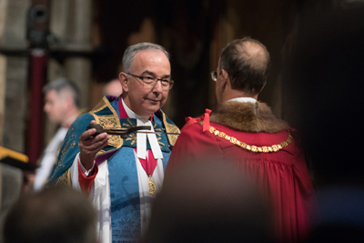 The-Dean-of-Westminster,-the-Very-Reverend-Dr-John-Hall-receives-the-sword-of-Henry-V