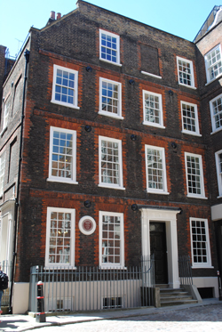 Samuel-Johnson-plaque2