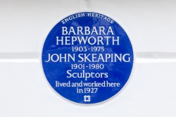 This image has an empty alt attribute; its file name is hepworth-and-skeaping-blue-plaque.jpg
